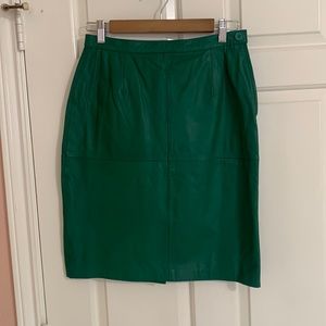Avon Fashions Vintage Leather Skirt Emerald Green 9/10 (modern 6 measurements)